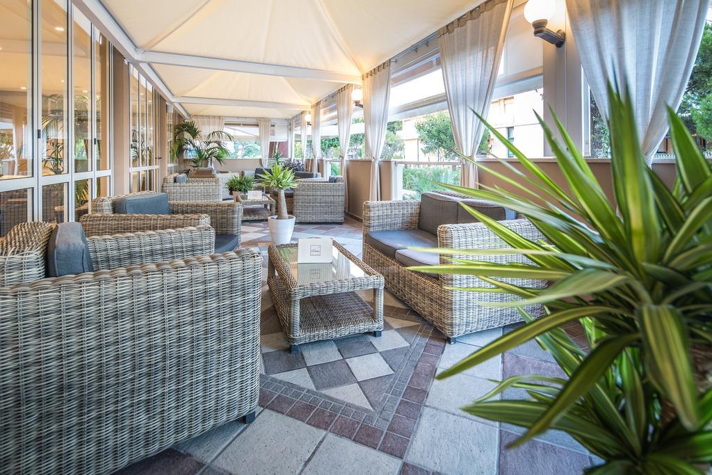 Hotel Excelsior Бибионе Экстерьер фото