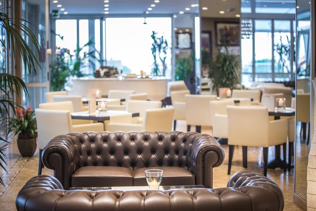 Hotel Excelsior Бибионе Экстерьер фото